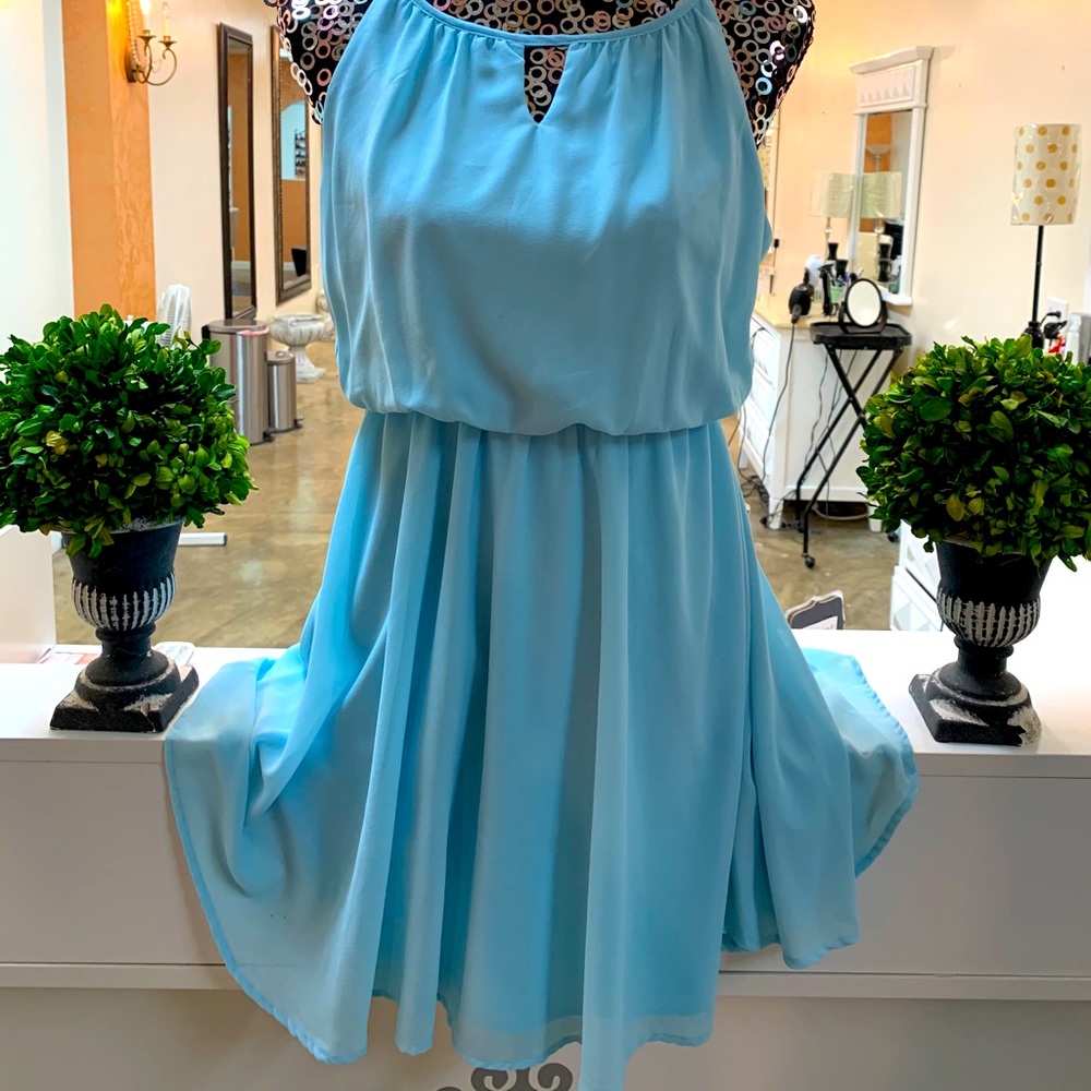 ❤️Baby blue sleeveless dress❤️